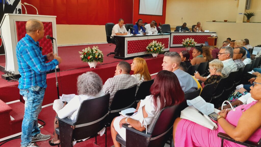 Analizan en Camagüey temas de interés socioeconómico