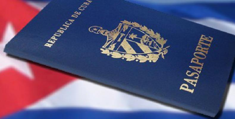 Analizarán en Mesa Redonda nuevas medidas sobre validez y costo del pasaporte cubano