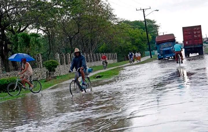 Chequean en Camagüey afectaciones provocadas por las intensas lluvias