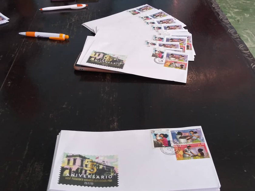 Cancelan sello postal por los 55 años del Pediátrico de Camagüey