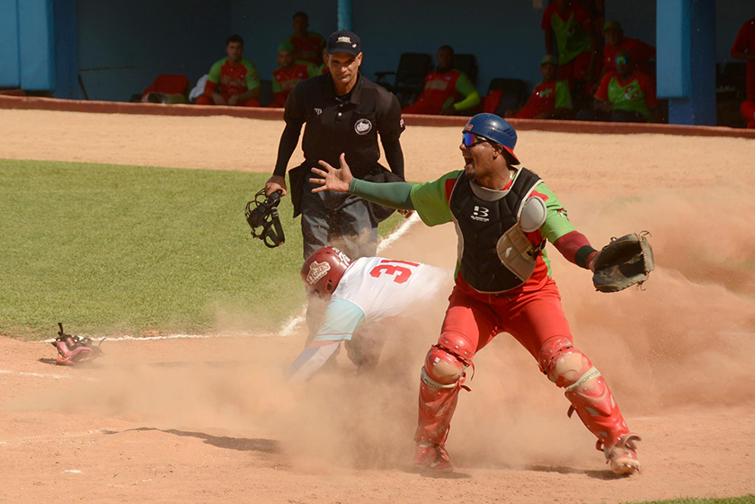 Béisbol: Leñadores vs. Cocodrilos inician hoy play off semifinal 