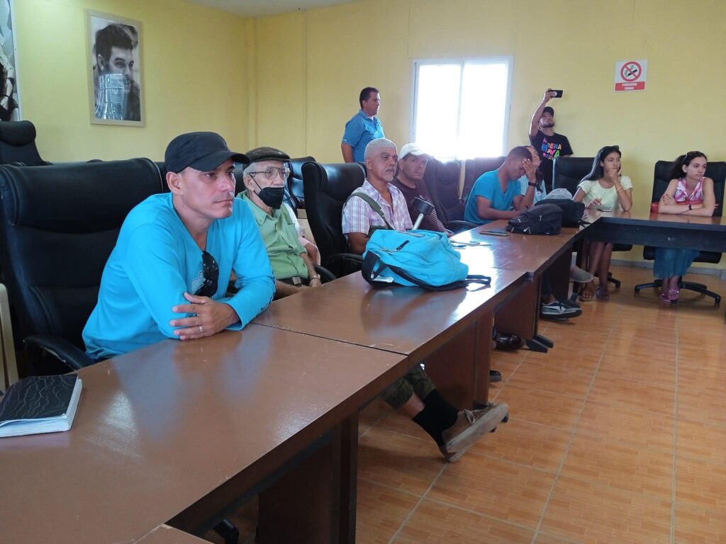 Periodistas de Camagüey recorren obras para el turismo en la cayería norte