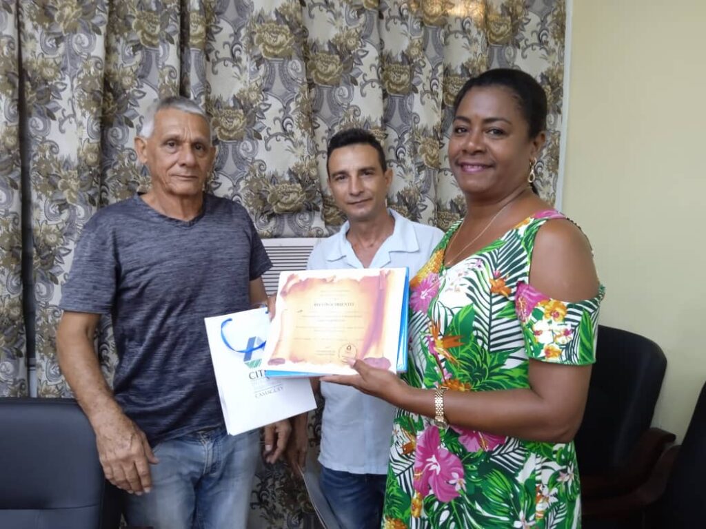 Reconocen en Camagüey a especialistas en gestión documental