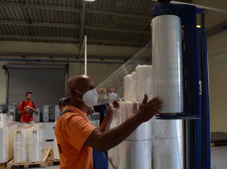 Fábrica de envases flexibles de Camagüey aspira a sustituir importaciones