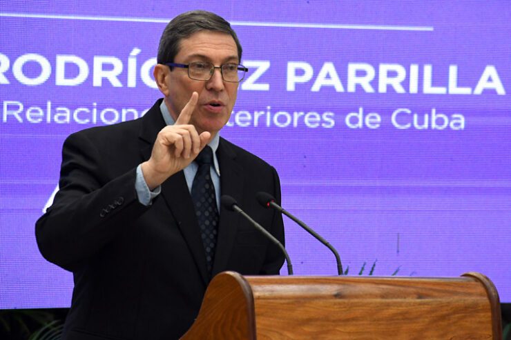 Canciller cubano llama a detener la escalada de violencia en Gaza