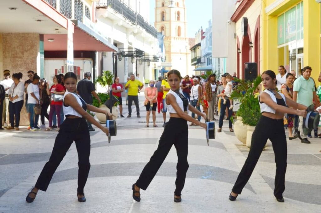 Feria Arte Plaza llegó nuevamente al centro de la ciudad de Camagüey