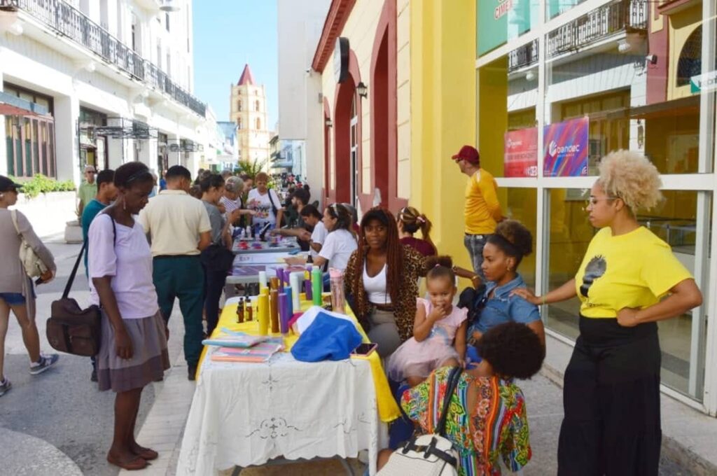 Feria Arte Plaza llegó nuevamente al centro de la ciudad de Camagüey