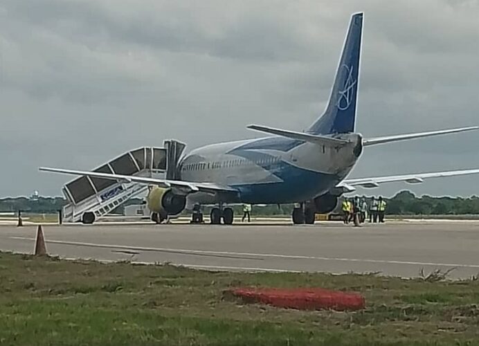 Devuelven a 27 migrantes irregulares desde EE.UU. por vía aérea