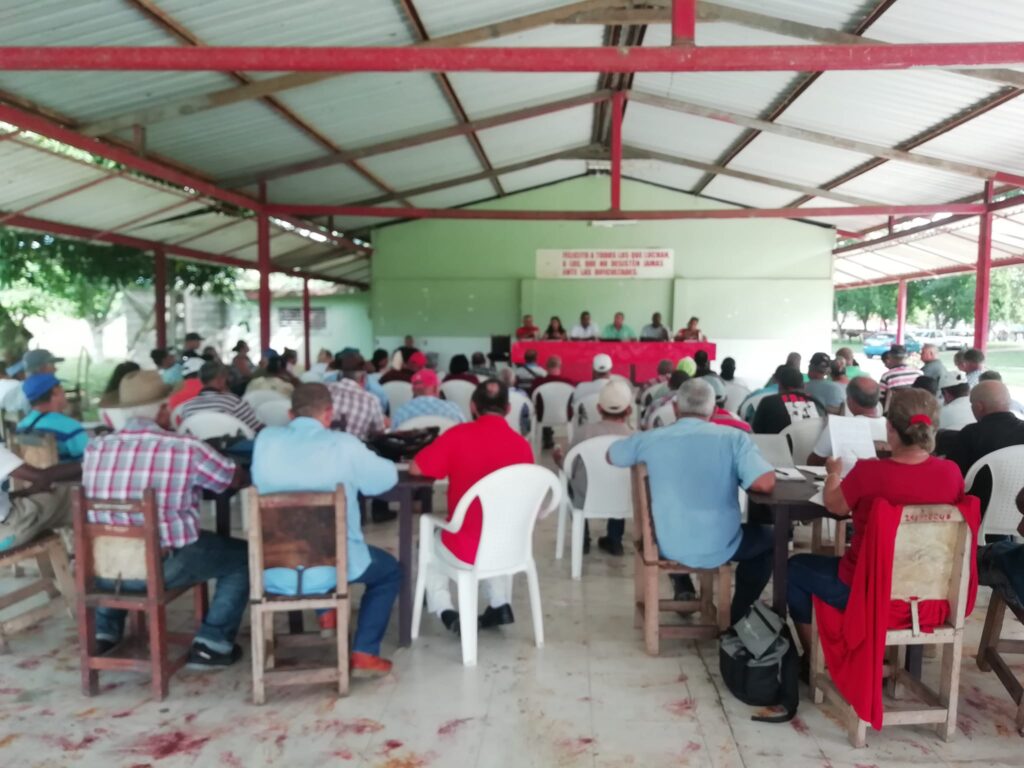 Imparten en Camagüey seminario para la contratación del próximo año