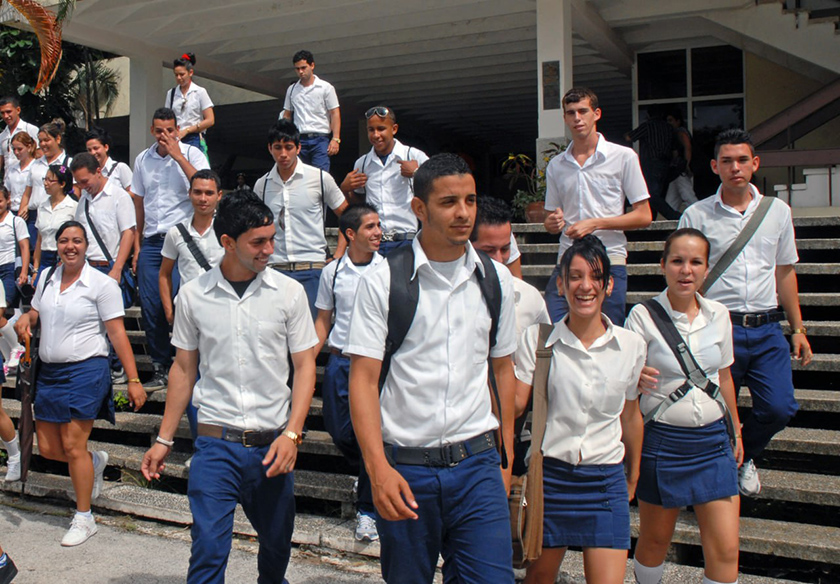 Education works in Camagüey for a higher school year