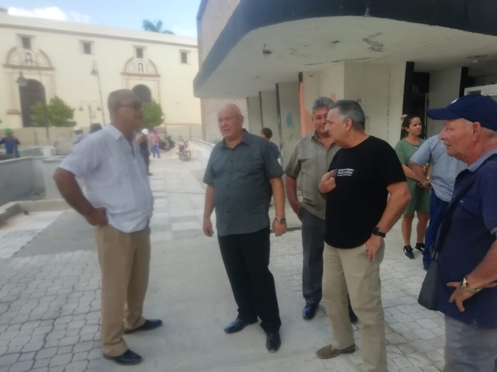 Jorge Luis Tapia Fonseca tours places of interest in Camagüey