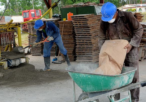 Camagüey construction company does not stop