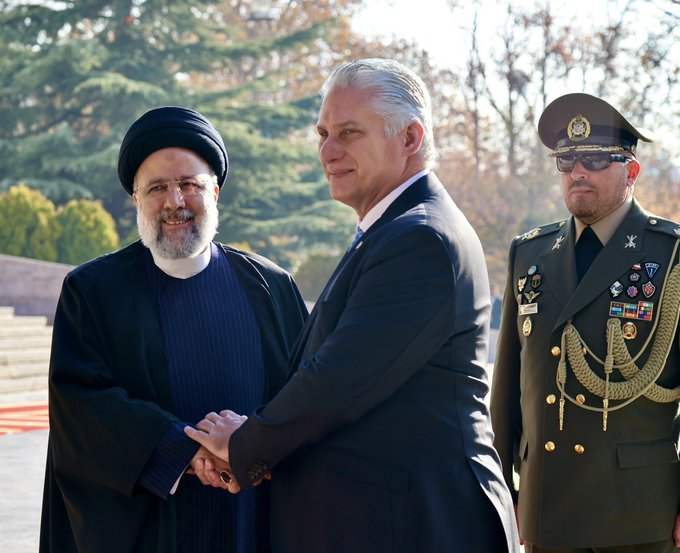Presidentes de Irán y Cuba realizan conversaciones oficiales