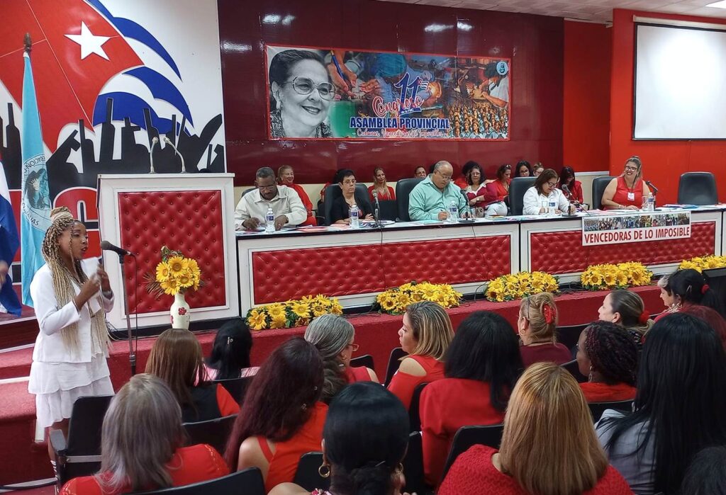 Camagüey federated women debate with a critical and innovative sense