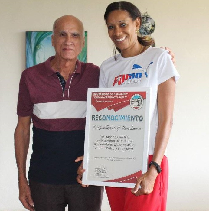 Universidad camagüeyana agasaja a Yumilka Ruiz, nueva doctora en ciencias el ámbito deportivo
