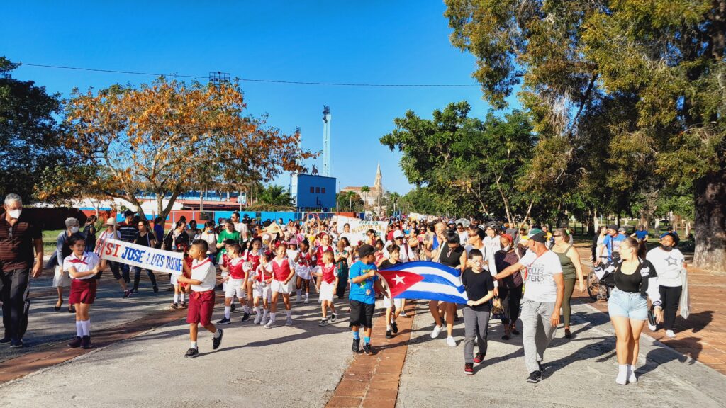 In Camagüey, children paraded in memory of José Martí