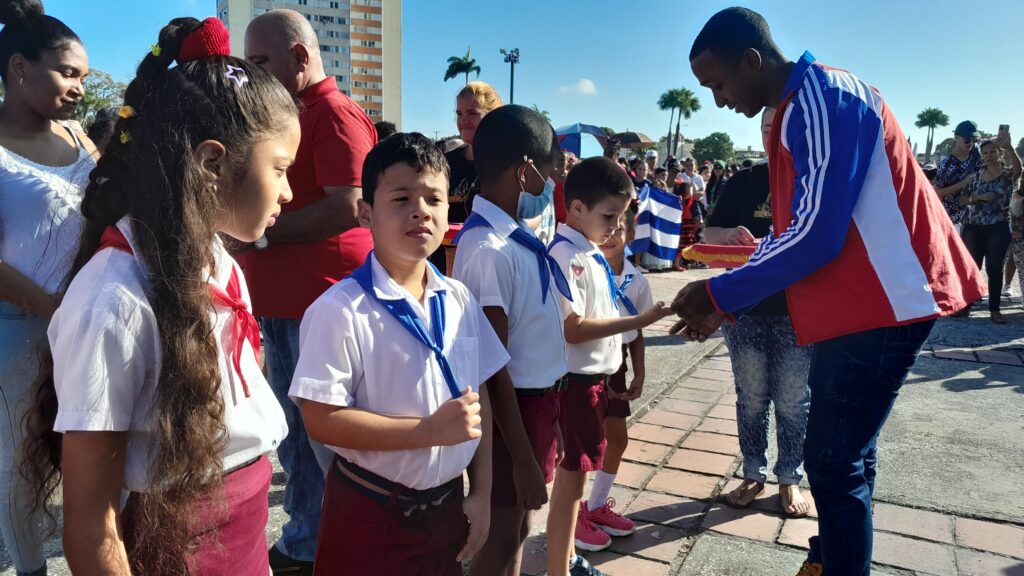 En Camagüey los niños desfilaron en recordación de José Martí