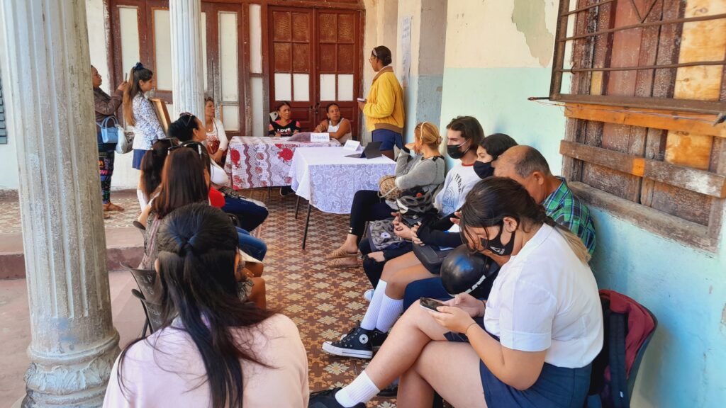 Premian en Camagüey a ganadores del concurso Sabe más quien lee más