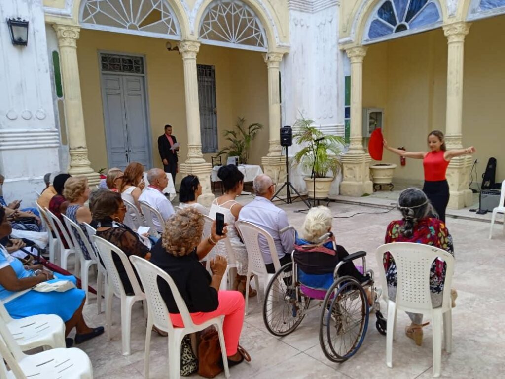 En Camagüey egresan de la Cátedra Universitaria del Adulto Mayor