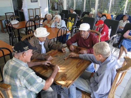 Evalúan en Camagüey atención al adulto mayor