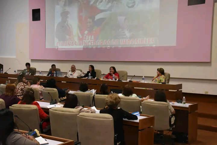 Federadas camagüeyanas activas en las discusiones del XI Congreso