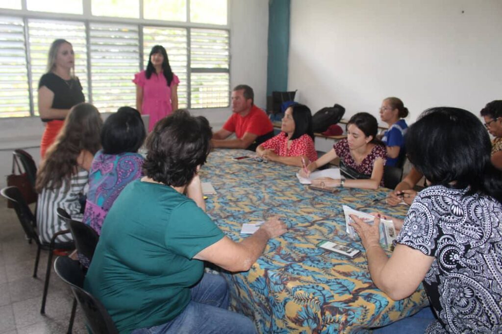 Debaten en Camagüey sobre Internacionalización Curricular