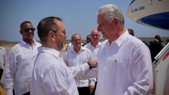 Llega Presidente cubano a Venezuela para Cumbre del ALBA-TCP