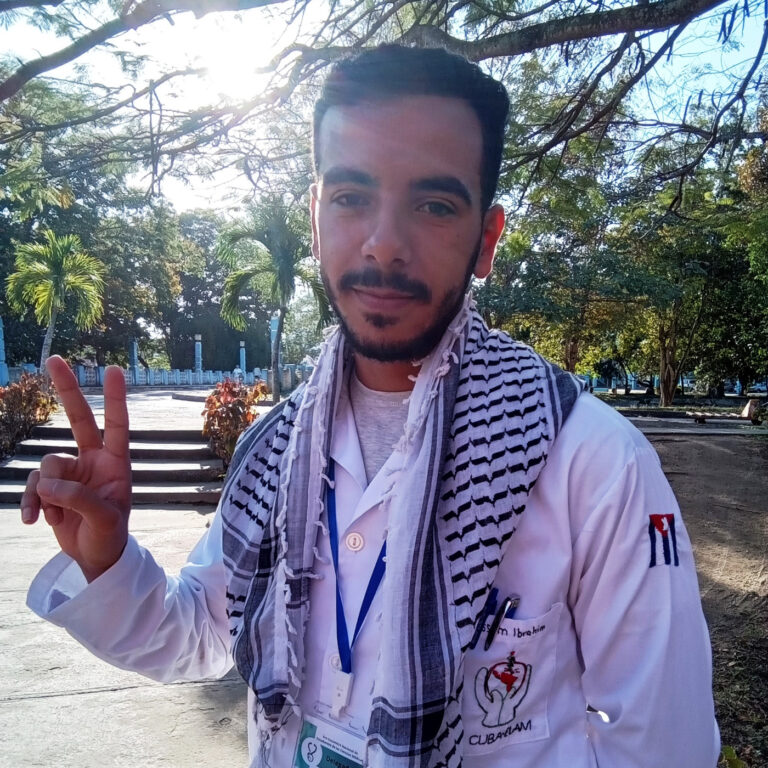 Seré un médico para mi pueblo palestino