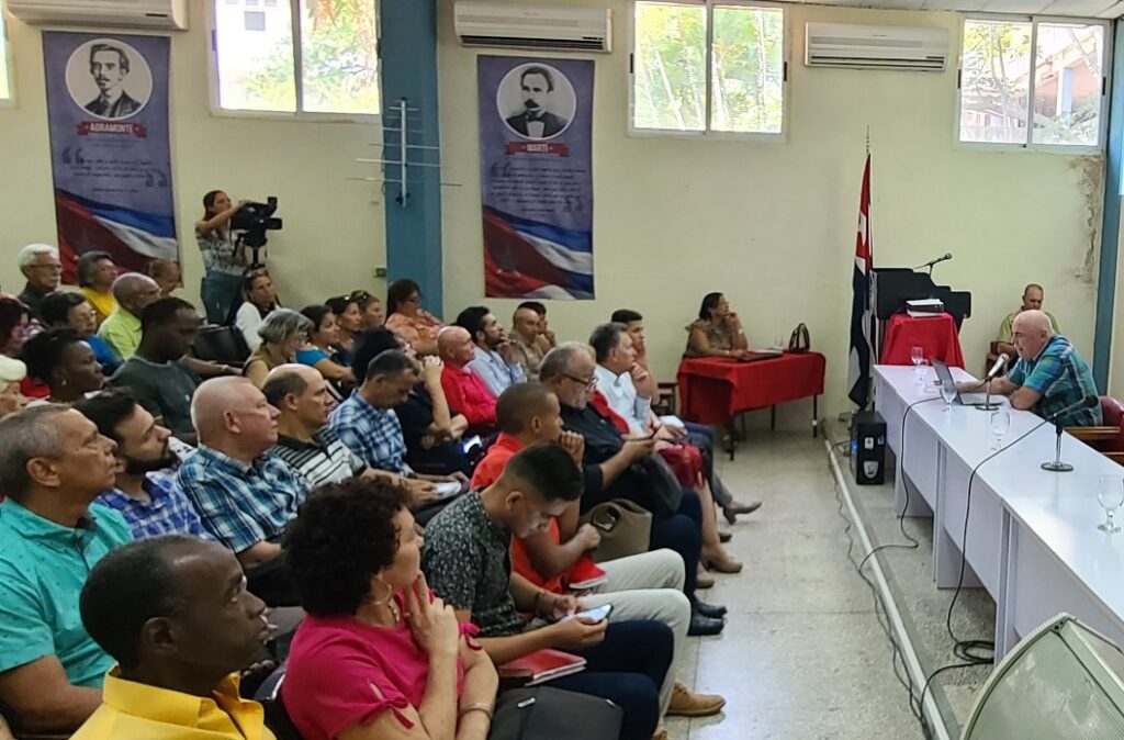 Desarrollan en Camagüey taller sobre Historia, Marxismo-Leninismo y Educación Ciudadana