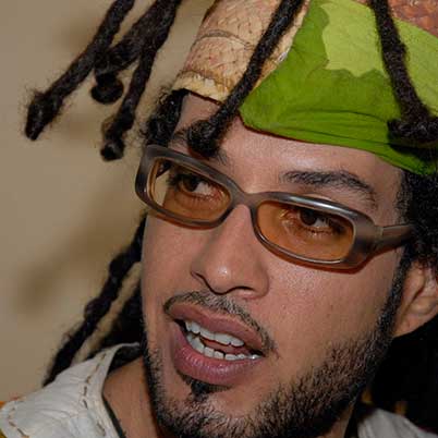 William Vivanco: the Cuban singer-songwriter who masterfully fuses genres