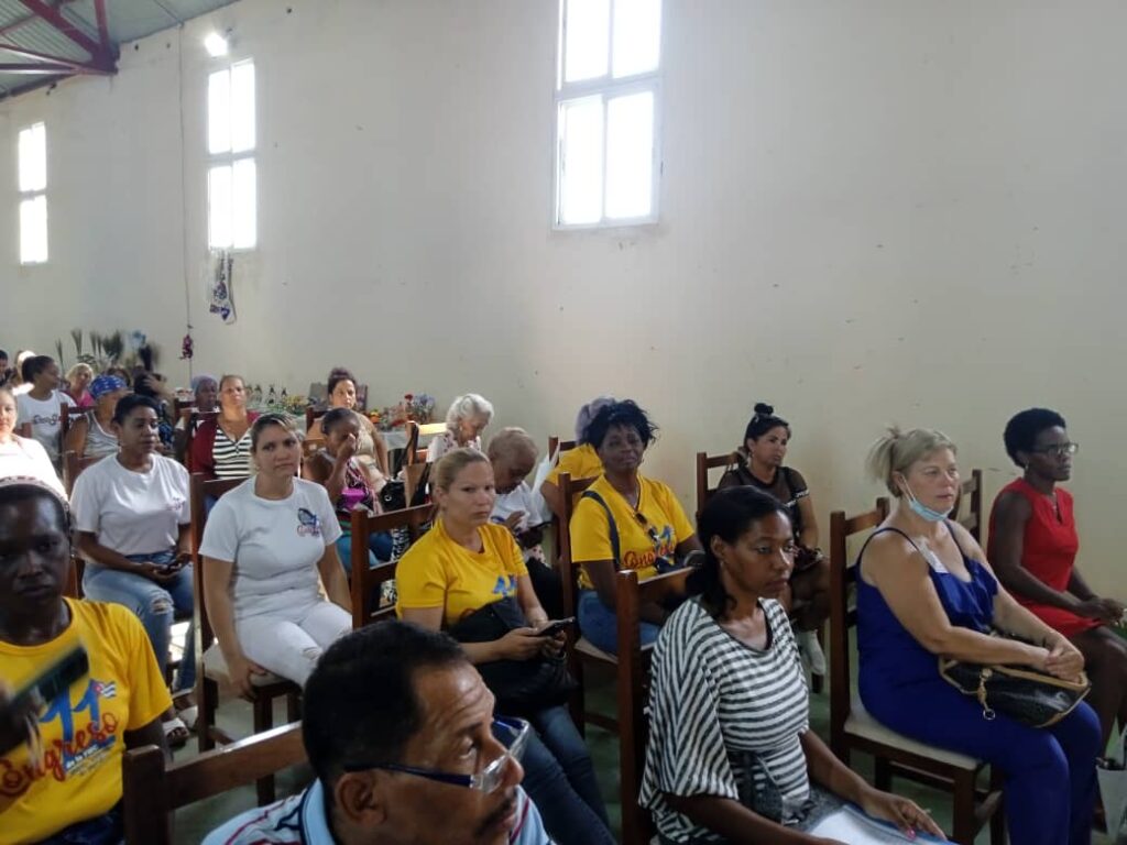 Reconocen en Camagüey a mujer con extraordinarias trayectorias