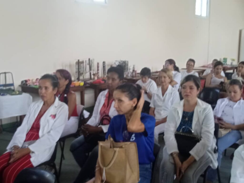 Reconocen en Camagüey a mujer con extraordinarias trayectorias