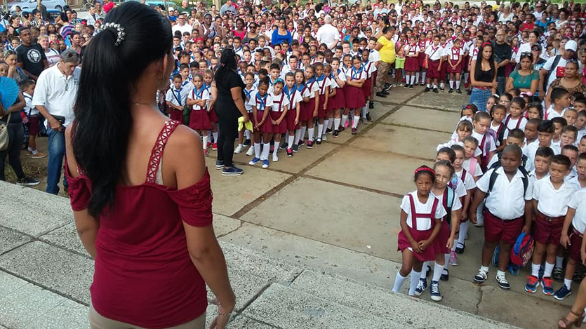 Evalúan en Camagüey preparativos para el nuevo curso escolar