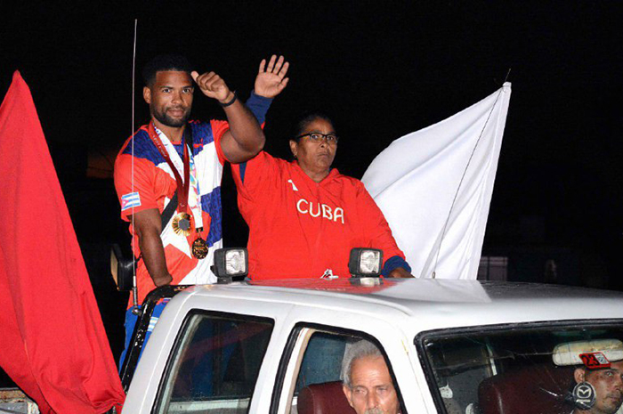 Reconocen en Camagüey desempeño de campeón paralímpico