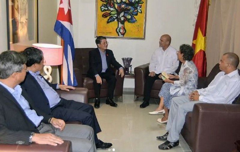 Visita Cuba delegación parlamentaria vietnamita
