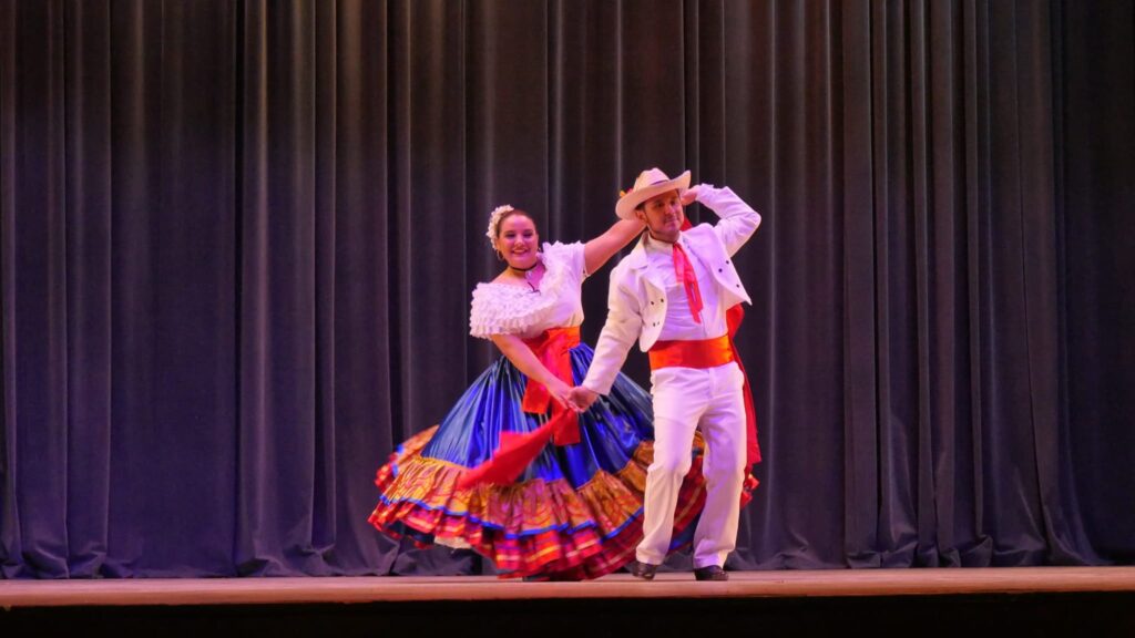 Camagua Folk Dance une al mundo desde las tradiciones