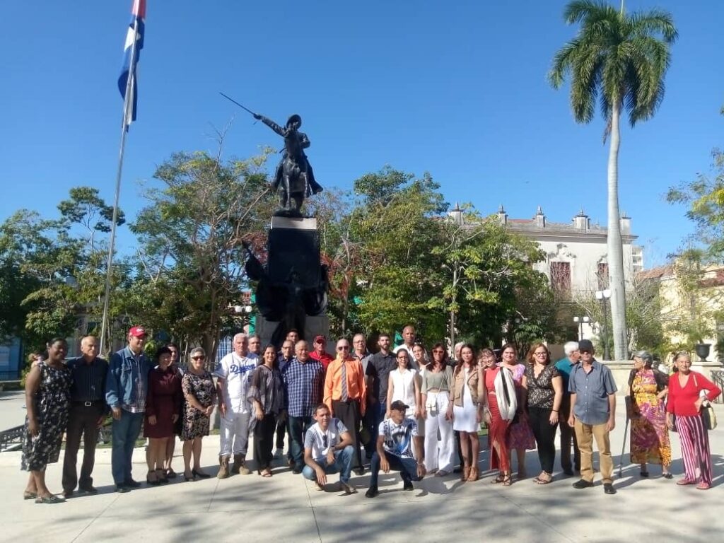Asamblea de Camagüey reconoce al periódico Adelante