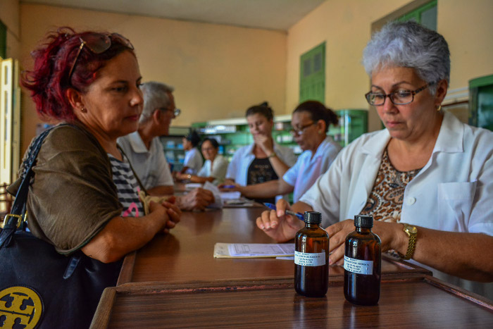 Nuevo método en Camagüey para la venta de medicamentos en farmacias