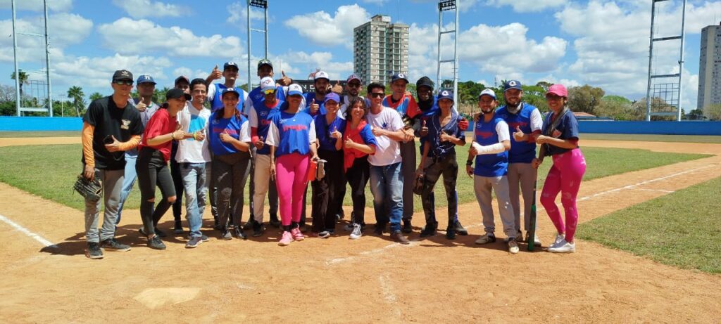 Reconocimiento al softbol y juego mixto desde la prensa camagüeyana