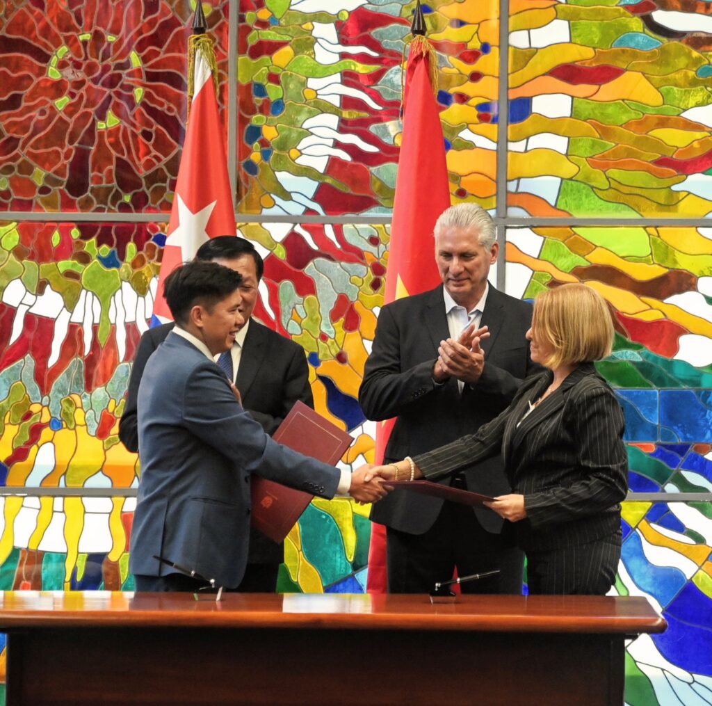 Presidente de Cuba resalta creación de empresa mixta con Vietnam
