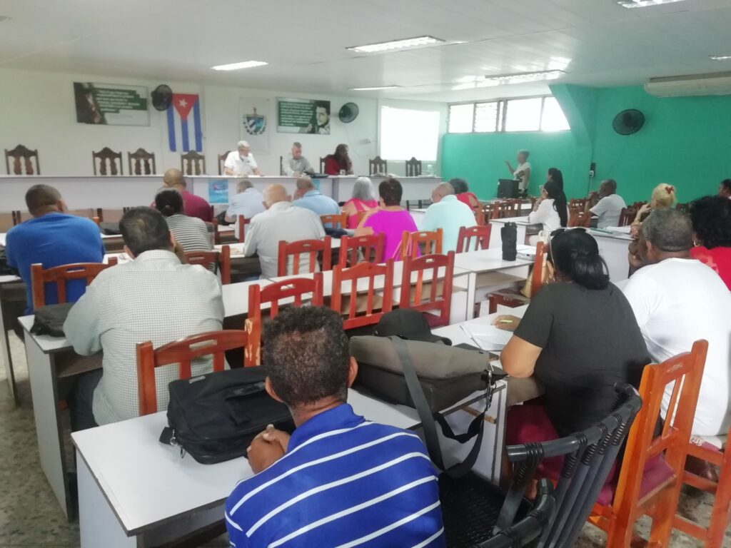 Analizan en Camagüey temas de interés económico y social